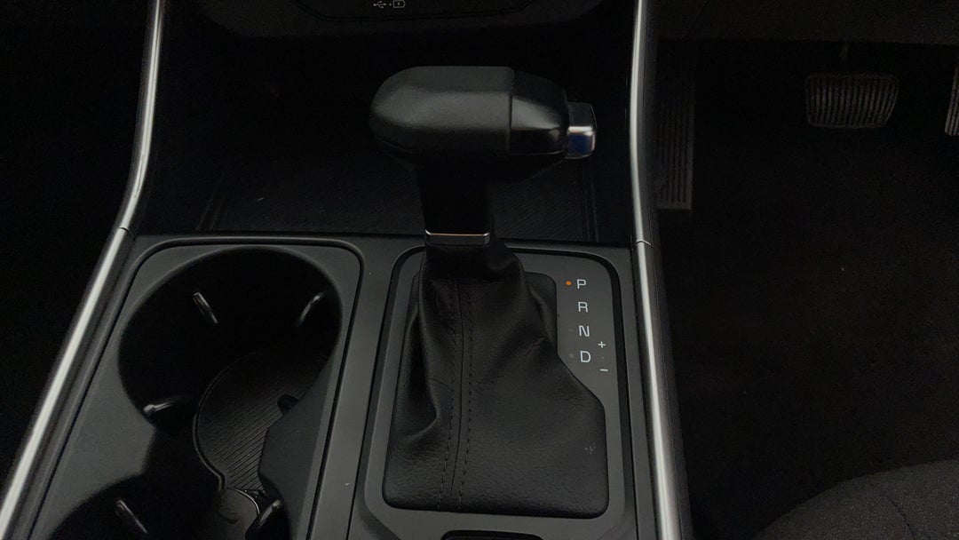 2024 Kia Carnival S, Automatic, 50390 km, Gear Lever 