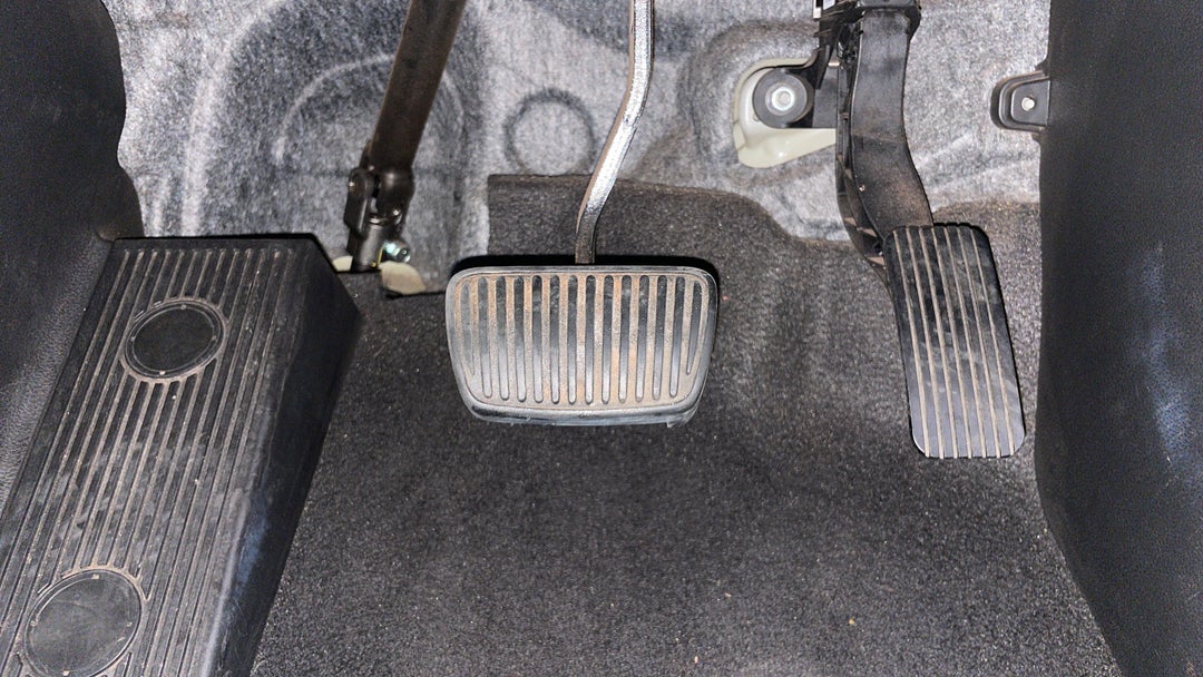 2024 Kia Carnival S, Automatic, 50390 km, Pedals and Footmat