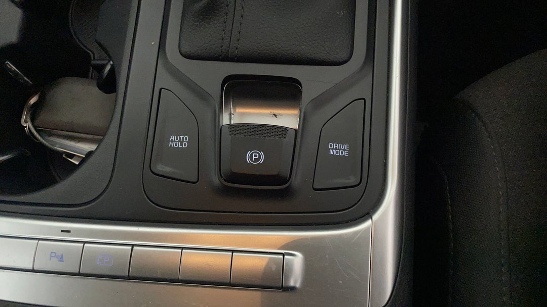 2024 Kia Carnival S, Automatic, 50390 km, Handbrake