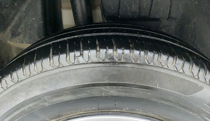 2018 Maruti Dzire VXI, Petrol, Manual, 7,918 km, Right Rear Tyre Tread