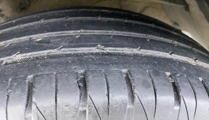 2018 Maruti Vitara Brezza ZDI, Diesel, Manual, 40,587 km, Left Front Tyre Tread