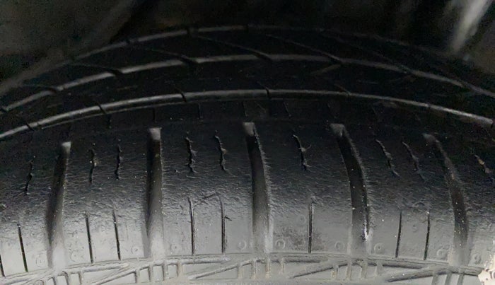 2017 Honda Amaze 1.2 S (O) MT I VTEC, Petrol, Manual, 21,874 km, Left Rear Tyre Tread