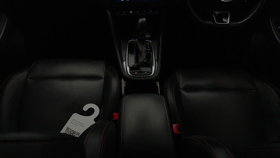 2021 MG Zst Excite, Automatic, 115772 km, Center Console