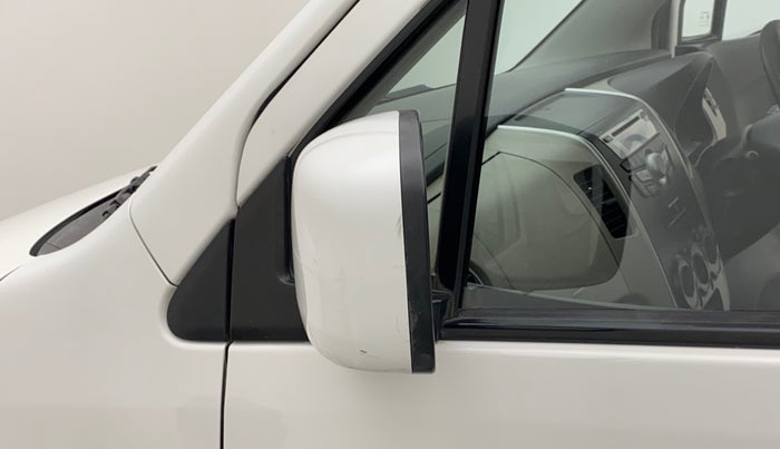 2015 Maruti Wagon R 1.0 VXI, Petrol, Manual, 77,640 km, Left rear-view mirror - Cover has minor damage