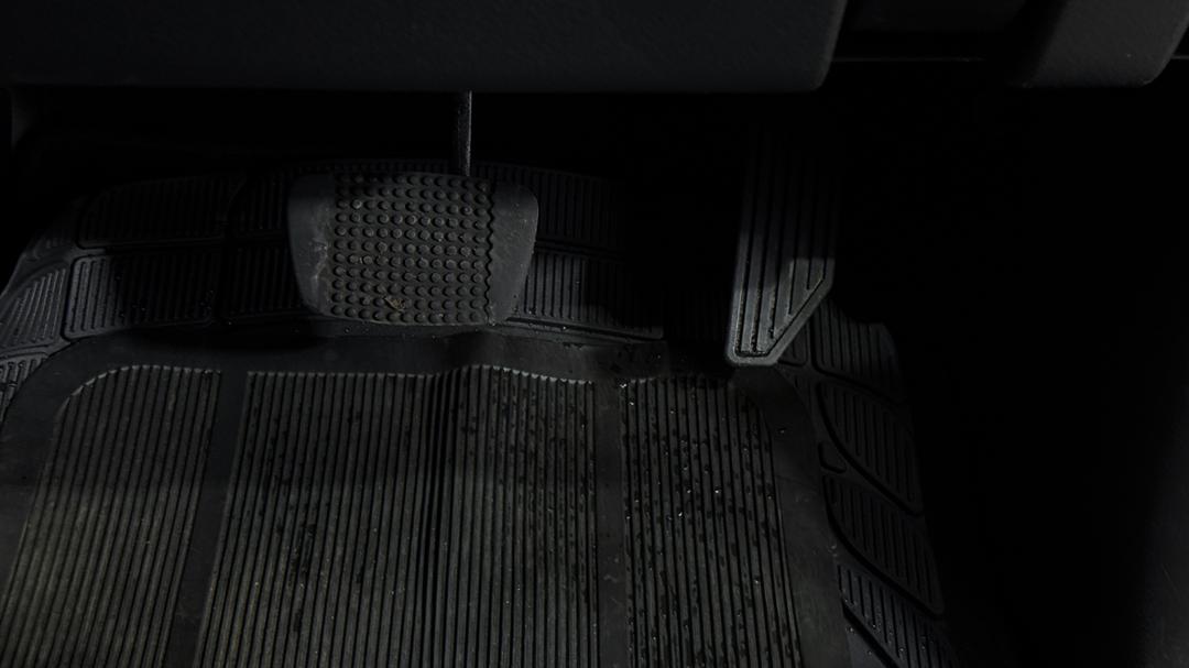 2017 Isuzu MU-X Ls-u (4x4), Automatic, 122650 km, Pedals and Footmat