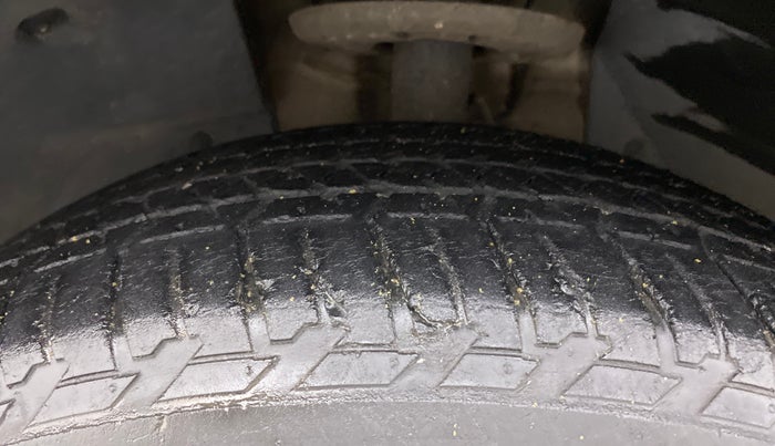 2019 Mahindra XUV500 W9 AT, Diesel, Automatic, 86,802 km, Left Front Tyre Tread