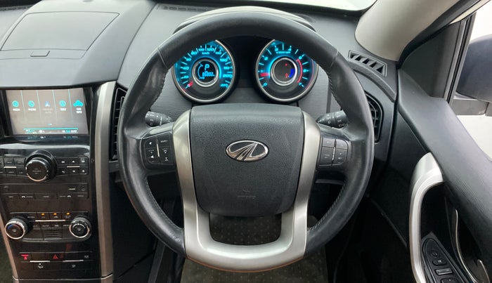 2019 Mahindra XUV500 W9 AT, Diesel, Automatic, 86,802 km, Steering Wheel Close Up