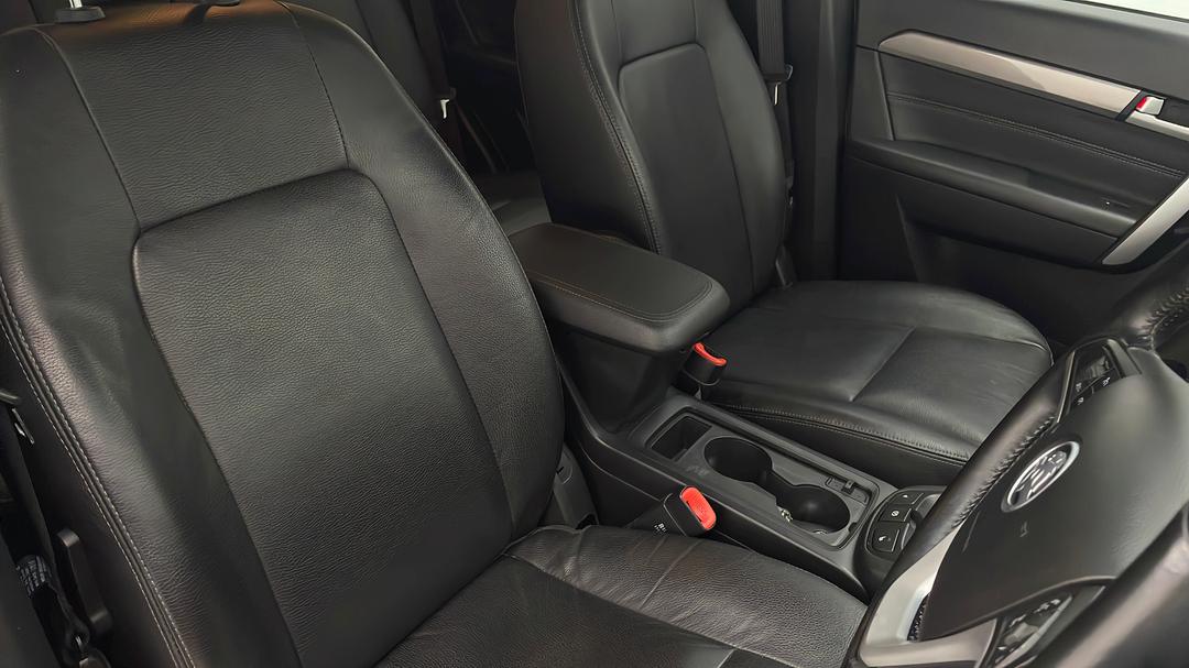 2017 Holden Captiva 7 Ltz (awd), Automatic, 85286 km, Right Side Front Door Cabin View