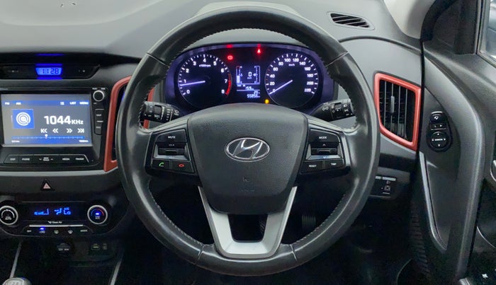 2016 Hyundai Creta SX PLUS  ANNIVERSARY EDITION 1.6 PETROL, Petrol, Manual, 55,856 km, Steering Wheel Close Up