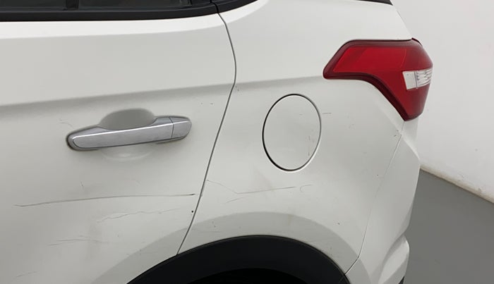 2016 Hyundai Creta SX PLUS  ANNIVERSARY EDITION 1.6 PETROL, Petrol, Manual, 55,856 km, Left quarter panel - Minor scratches