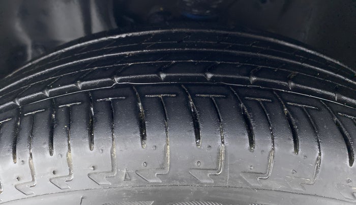 2017 Maruti IGNIS DELTA 1.2 K12, Petrol, Manual, 62,479 km, Left Front Tyre Tread