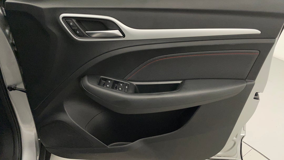 2024 MG Zst Vibe, Automatic, 15393 km, Speaker View