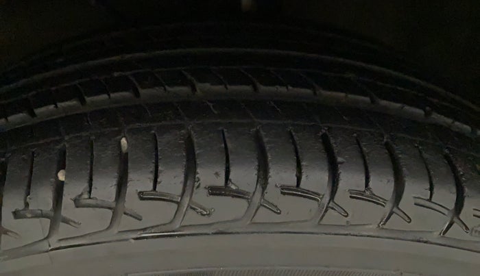 2018 Maruti Baleno DELTA PETROL 1.2, Petrol, Manual, 44,310 km, Left Front Tyre Tread