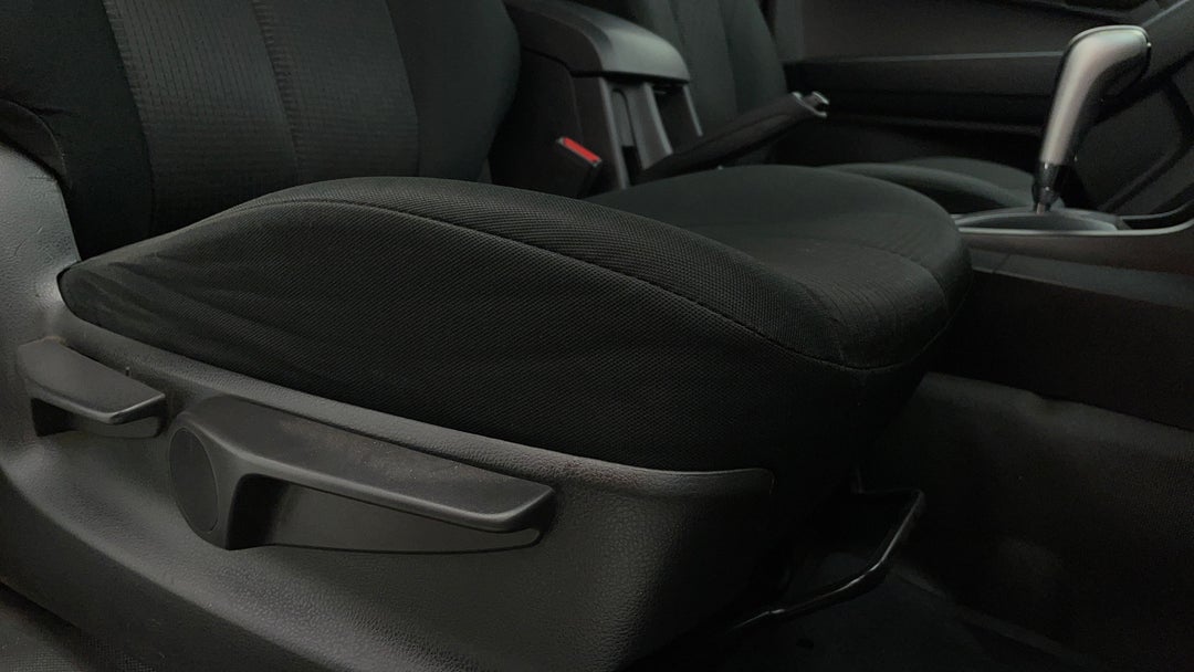 2018 Isuzu D-MAX Sx (4x4), Automatic, 133140 km, Drivers Side Adjustment Panel