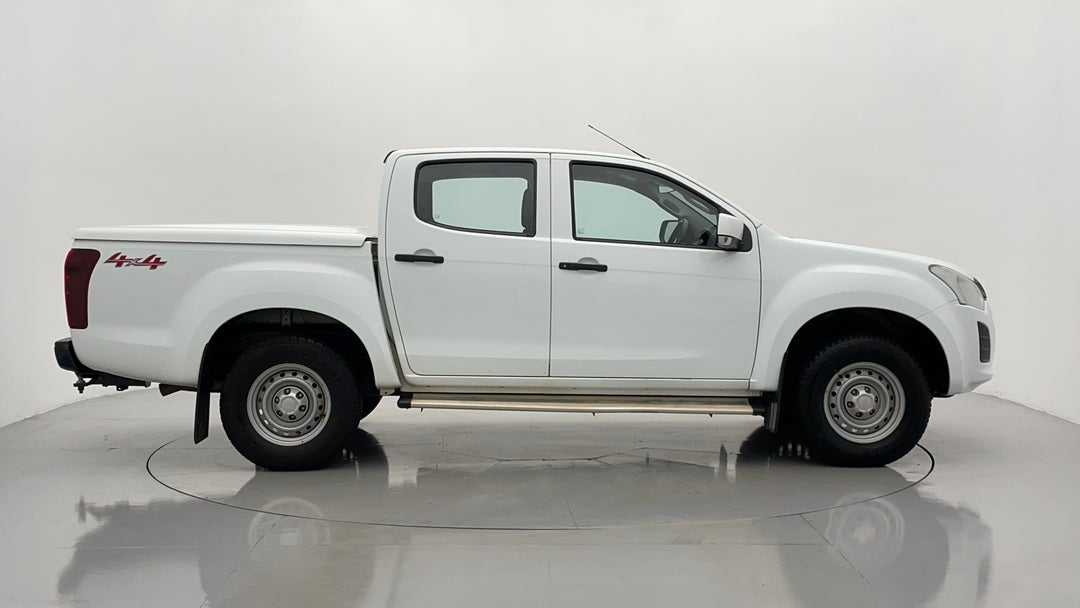 2018 Isuzu D-MAX Sx (4x4), Automatic, 133140 km, Right Side View