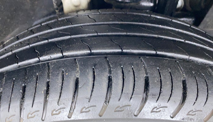 2019 Mahindra MARAZZO M2 8 STR, Diesel, Manual, 15,741 km, Right Front Tyre Tread