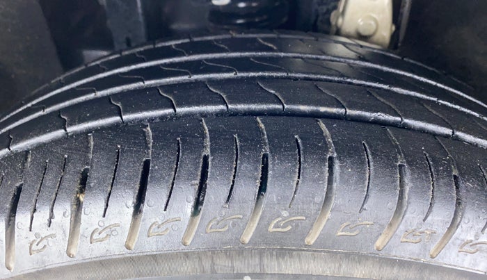 2019 Mahindra MARAZZO M2 8 STR, Diesel, Manual, 15,741 km, Left Front Tyre Tread