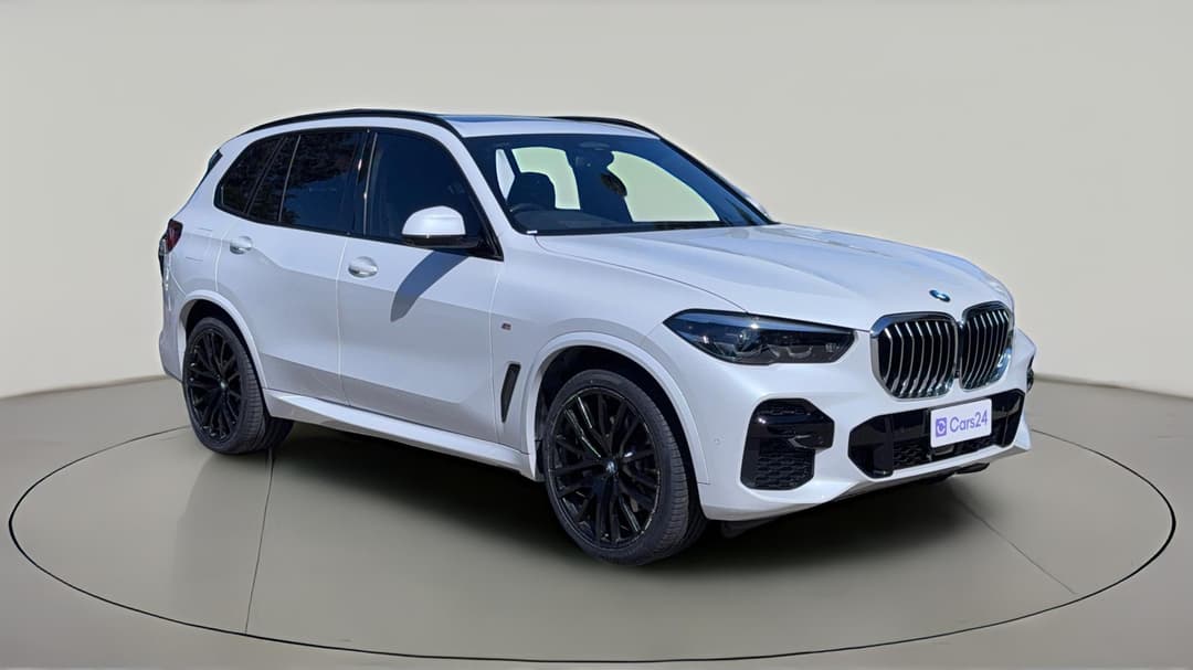 2021 BMW X5 xDrive30d M Sport, Automatic, 42002 km, Right Front Diagonal (45- Degree) View