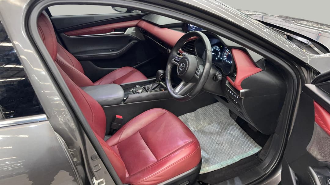 2020 Mazda 3 G25 Astina, Automatic, 66372 km, Right Side Front Door Cabin View