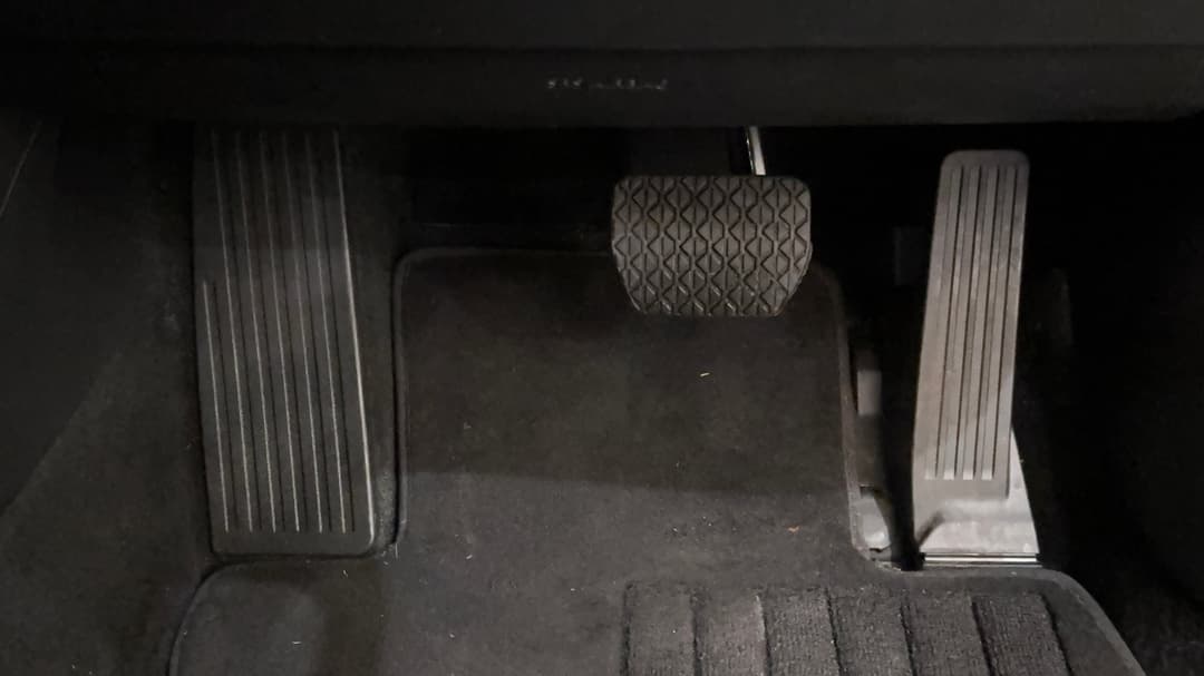 2020 Mazda 3 G25 Astina, Automatic, 66372 km, Pedals and Footmat