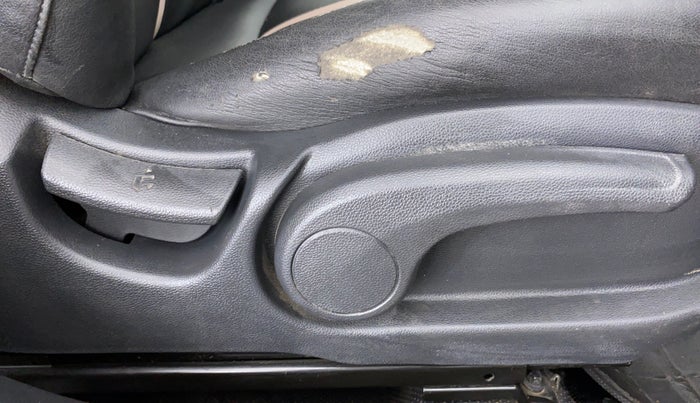 2017 Hyundai Elite i20 SPORTZ 1.2, Petrol, Manual, 30,970 km, Driver Side Adjustment Panel
