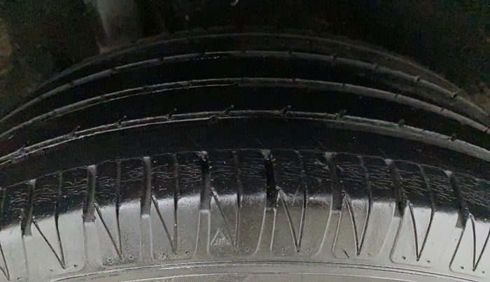 2018 Maruti Vitara Brezza ZDI PLUS, Diesel, Manual, 27,778 km, Right Rear Tyre Tread