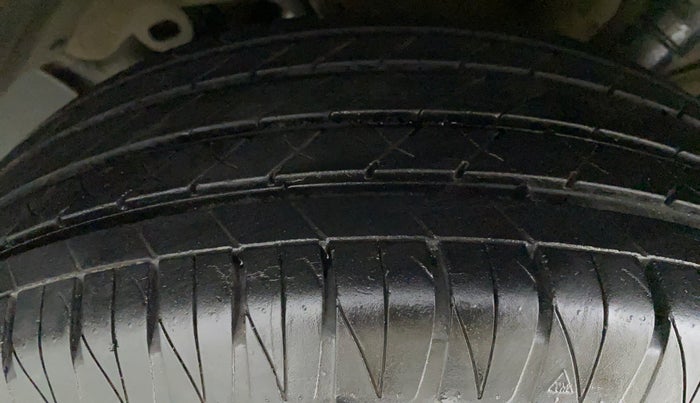 2018 Maruti Vitara Brezza ZDI PLUS, Diesel, Manual, 27,778 km, Left Front Tyre Tread