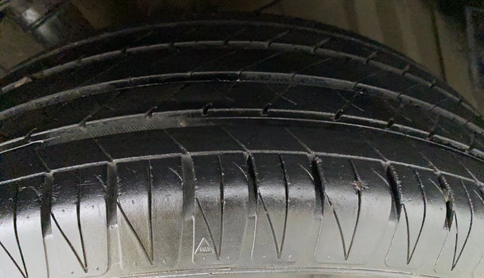 2018 Maruti Vitara Brezza ZDI PLUS, Diesel, Manual, 27,778 km, Right Front Tyre Tread