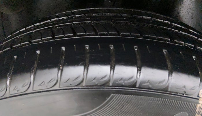 2019 Volkswagen Ameo COMFORTLINE 1.0, Petrol, Manual, 7,287 km, Right Rear Tyre Tread