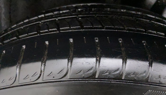 2019 Volkswagen Ameo COMFORTLINE 1.0, Petrol, Manual, 7,287 km, Left Front Tyre Tread