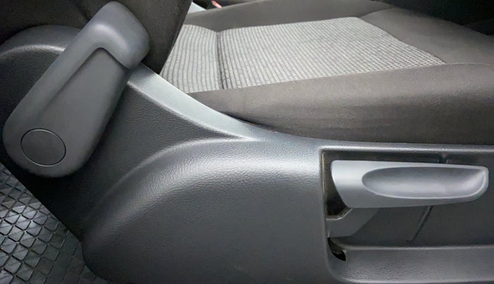 2019 Volkswagen Ameo COMFORTLINE 1.0, Petrol, Manual, 7,287 km, Driver Side Adjustment Panel