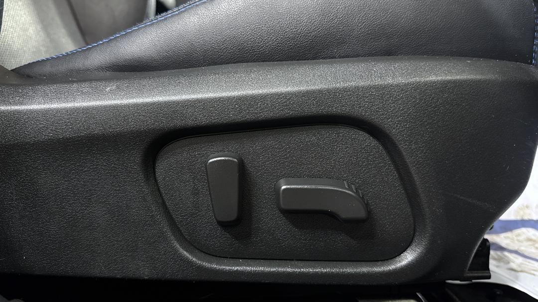 2016 Subaru Levorg 2.0 Gt-s (AWD), Automatic, 141217 km, Drivers Side Adjustment Panel