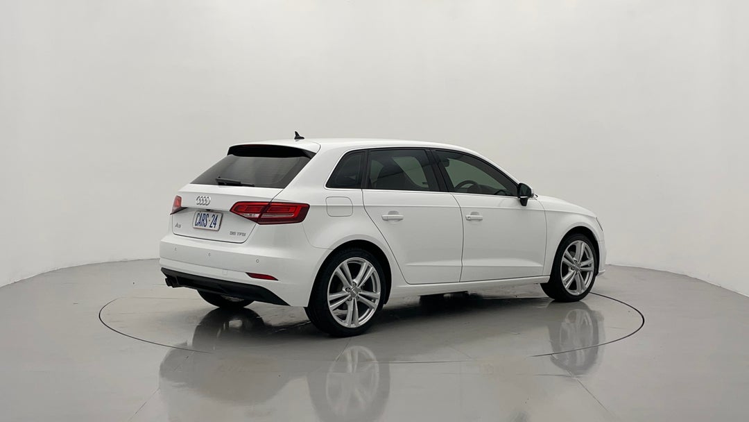 Right Back Diagonal (45- Degree) View