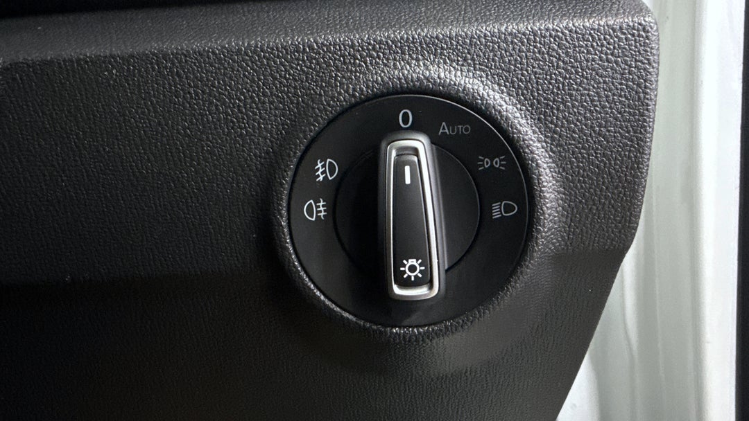 2021 Volkswagen T-roc 140tsi Sport, Automatic, 84710 km, Utility Switches/Buttons