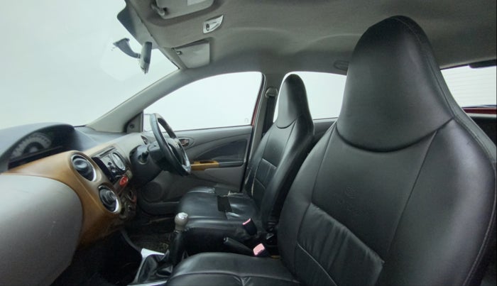 2011 Toyota Etios Liva VX, Petrol, Manual, 1,21,217 km, Right Side Front Door Cabin