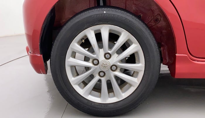 2011 Toyota Etios Liva VX, Petrol, Manual, 1,21,217 km, Right Rear Wheel