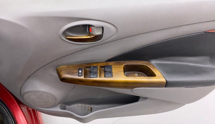 2011 Toyota Etios Liva VX, Petrol, Manual, 1,21,217 km, Driver Side Door Panels Control