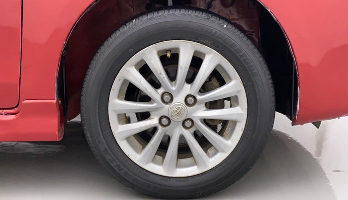 2011 Toyota Etios Liva VX, Petrol, Manual, 1,21,217 km, Right Front Wheel