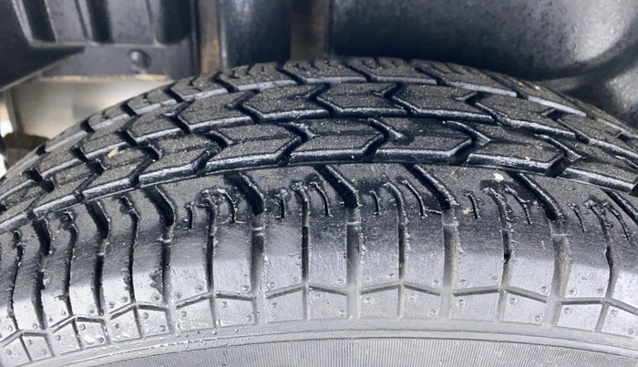 2014 Maruti Swift Dzire VDI BS IV, Diesel, Manual, 39,475 km, Right Rear Tyre Tread