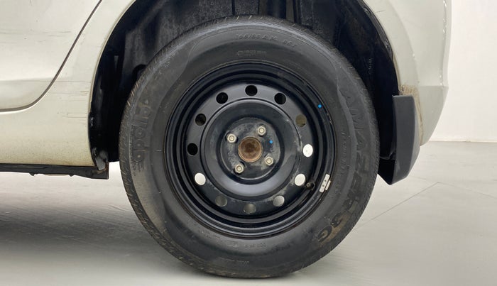 2015 Maruti Swift VXI D, Petrol, Manual, 32,764 km, Left Rear Wheel