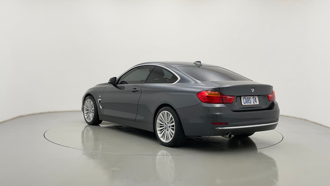 Left Back Diagonal (45- Degree) View