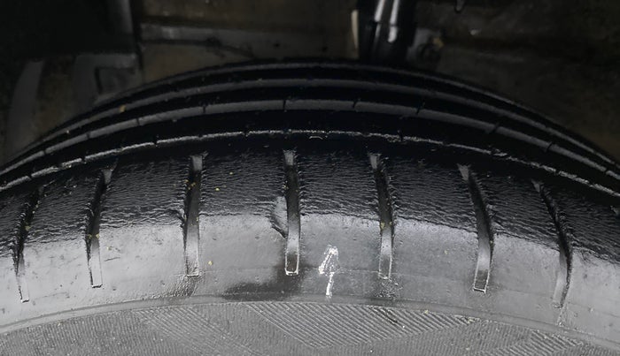 2018 Maruti Ciaz ALPHA 1.5 SHVS PETROL, Petrol, Manual, 57,378 km, Left Front Tyre Tread