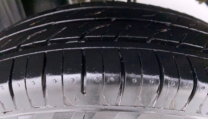 2017 Maruti Alto 800 LXI, Petrol, Manual, 76,885 km, Left Rear Tyre Tread