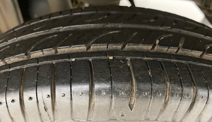 2016 Maruti Alto 800 LXI, Petrol, Manual, 63,077 km, Left Rear Tyre Tread