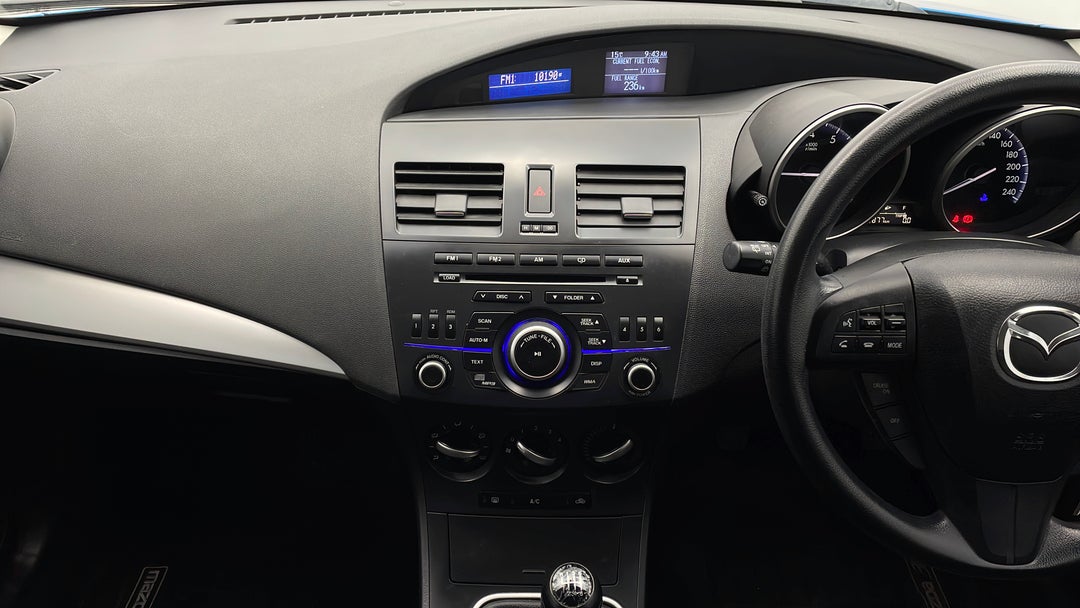 2013 Mazda 3 Neo, Manual, 112877 km, Center Console