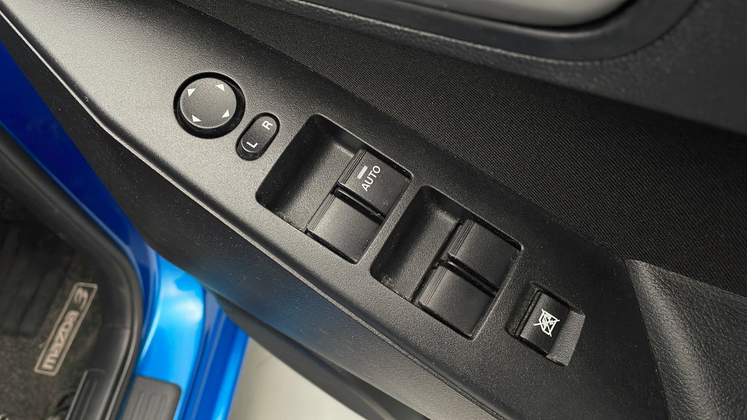 2013 Mazda 3 Neo, Manual, 112877 km, Drivers Side Door Panel Controls