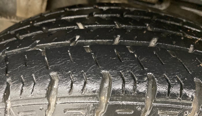 2014 Maruti Alto K10 VXI P, Petrol, Manual, 46,043 km, Left Rear Tyre Tread