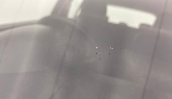 2016 Maruti Swift LDI, Diesel, Manual, 29,876 km, Front windshield - Minor spot on windshield