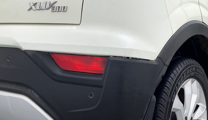 2020 Mahindra XUV300 W8 1.5 DIESEL AMT, Diesel, Automatic, 55,875 km, Rear bumper - Paint is slightly damaged