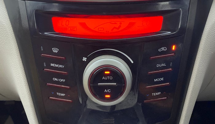 2020 Mahindra XUV300 W8 1.5 DIESEL AMT, Diesel, Automatic, 55,875 km, Automatic Climate Control